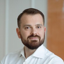 dr Tomasz Kr&oacute;lasik